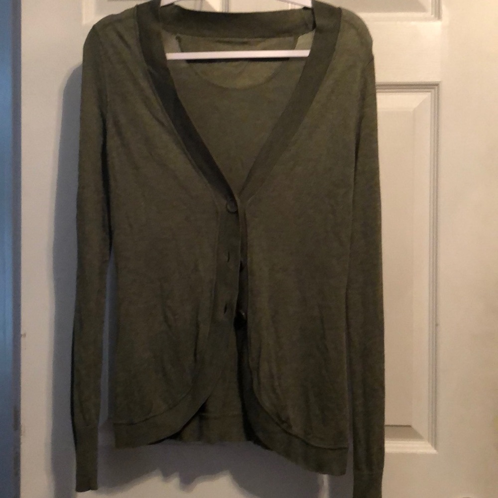 Cardigan sweater